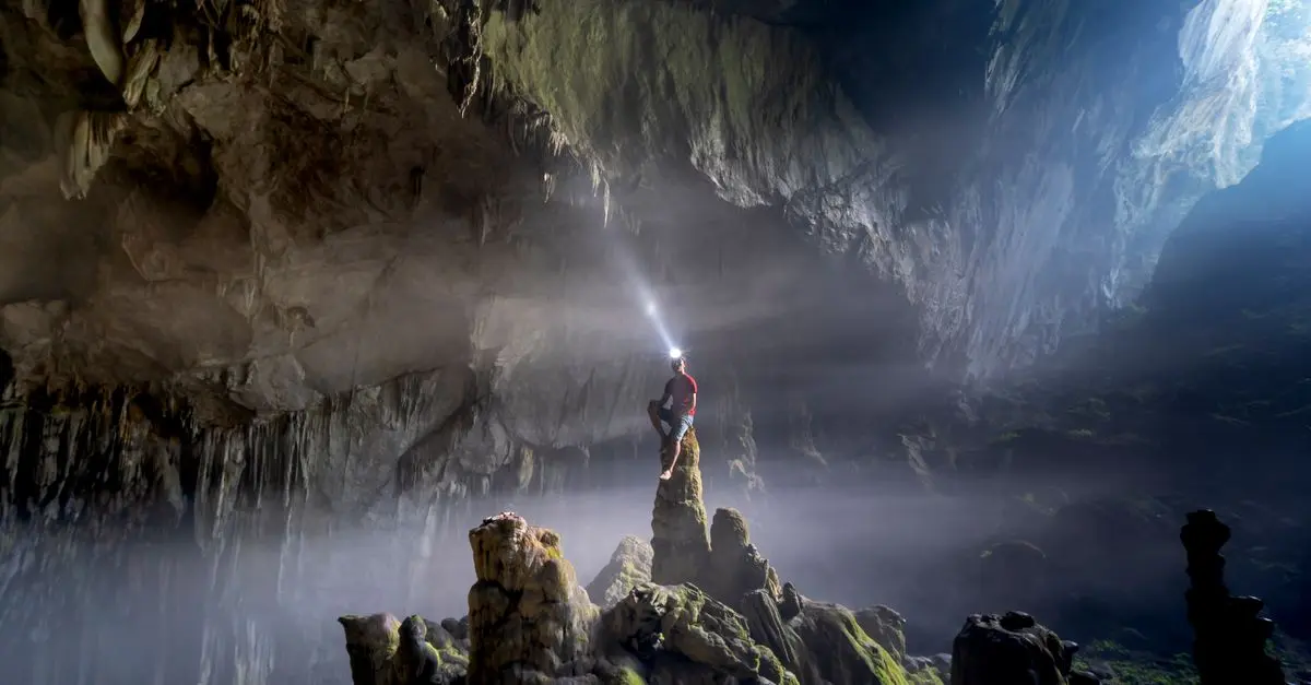 Comment réussir une exploration souterraine : Guide complet
