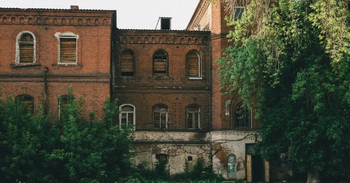 Explorer les espaces abandonnés : Guide pratique pour les aventuriers