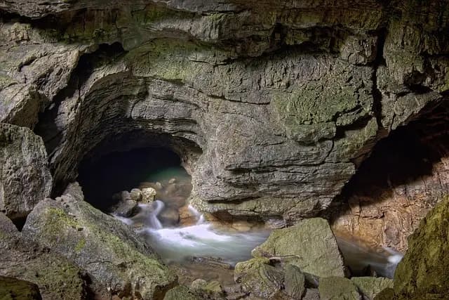 Les défis à relever lors de votre première exploration souterraine